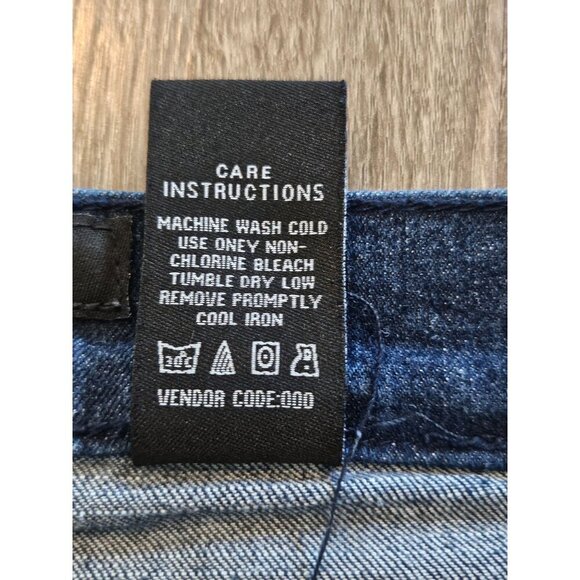 Rocawear Mens Blue Denim Jeans 32x30 With Unique Stitching Back Pocket Design - Picture 11 of 14